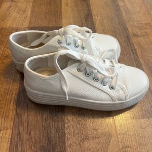 Steve Madden Women’s Bobbi30 Sneaker